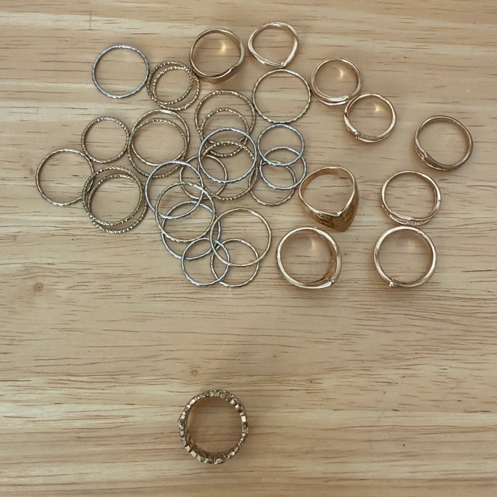 Chloe + Isabel Gold-Tone Honeycomb Ring - size 5 + assortment of rings from H&M - Picture 3 of 3